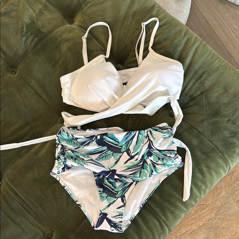 White and Blue/Green Leaf Print Bikini Set